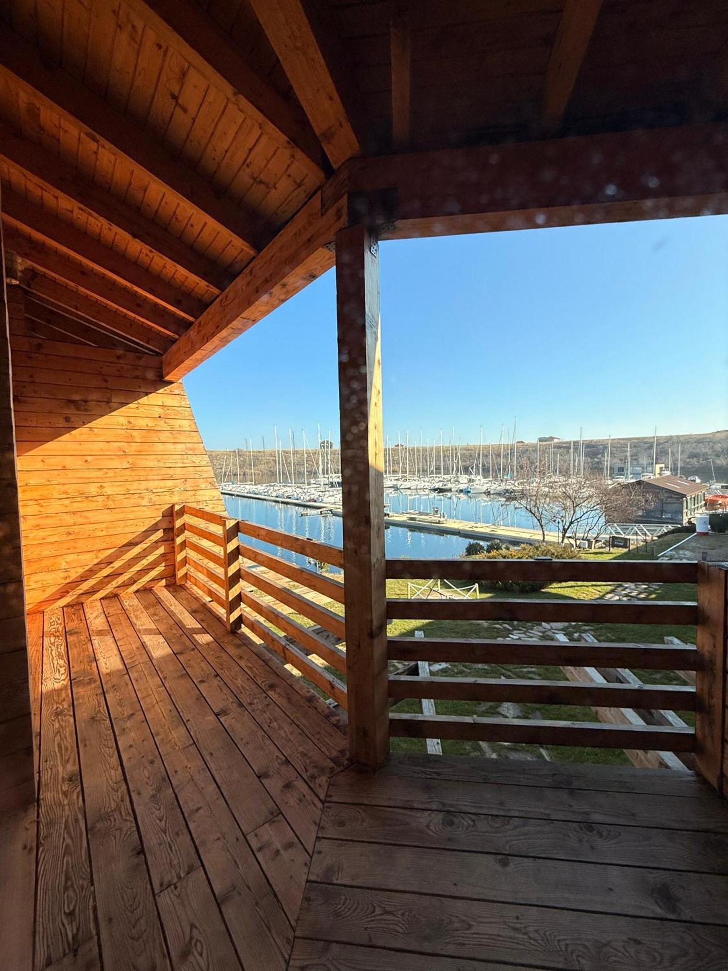 Lifeharbour Limanu Hotel Buitenkant foto