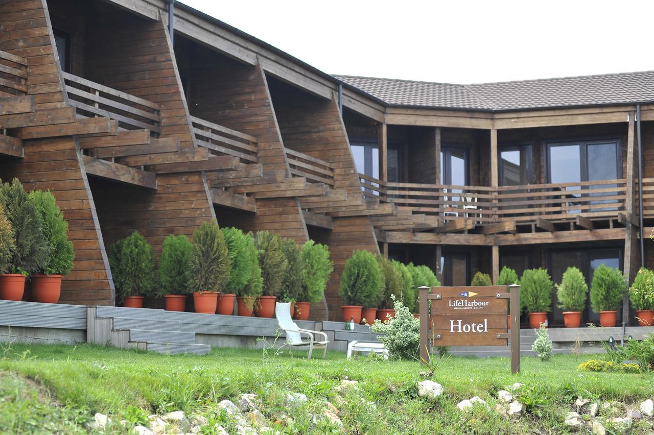 Lifeharbour Limanu Hotel Buitenkant foto