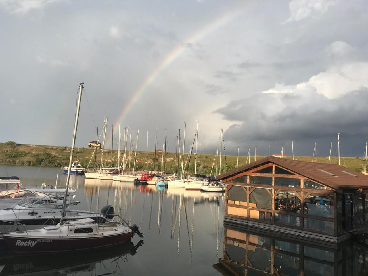 Lifeharbour Limanu Hotel Buitenkant foto
